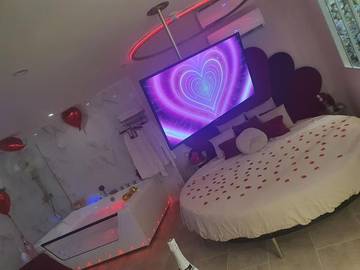 Gîte pour 2 personnes, avec terrasse et jacuzzi à Maraussan