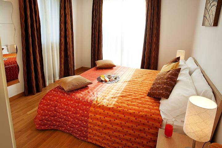 Ganze Wohnung, Luxus Residence mit Seeblick - 11 Apartments mit Pool, Grill und Whirlpool in Tremezzo, Gemeinde Tremezzina