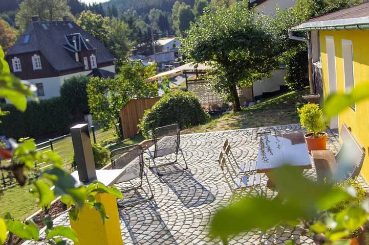 Ferienhaus für 2 Personen, mit Garten und Sauna sowie Terrasse und Whirlpool, mit Haustier