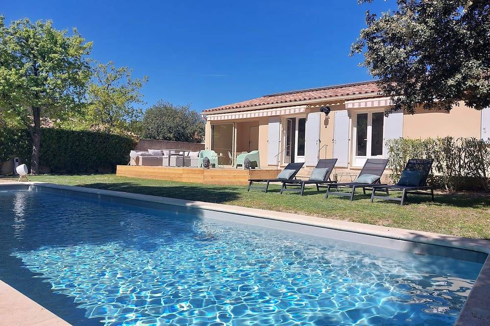 House with swimming pool for seasonal rental-Lubéron/ Saint- Saturnin- Lès- Apt in Saint-Saturnin-lès-Apt, Parque natural regional del Luberon