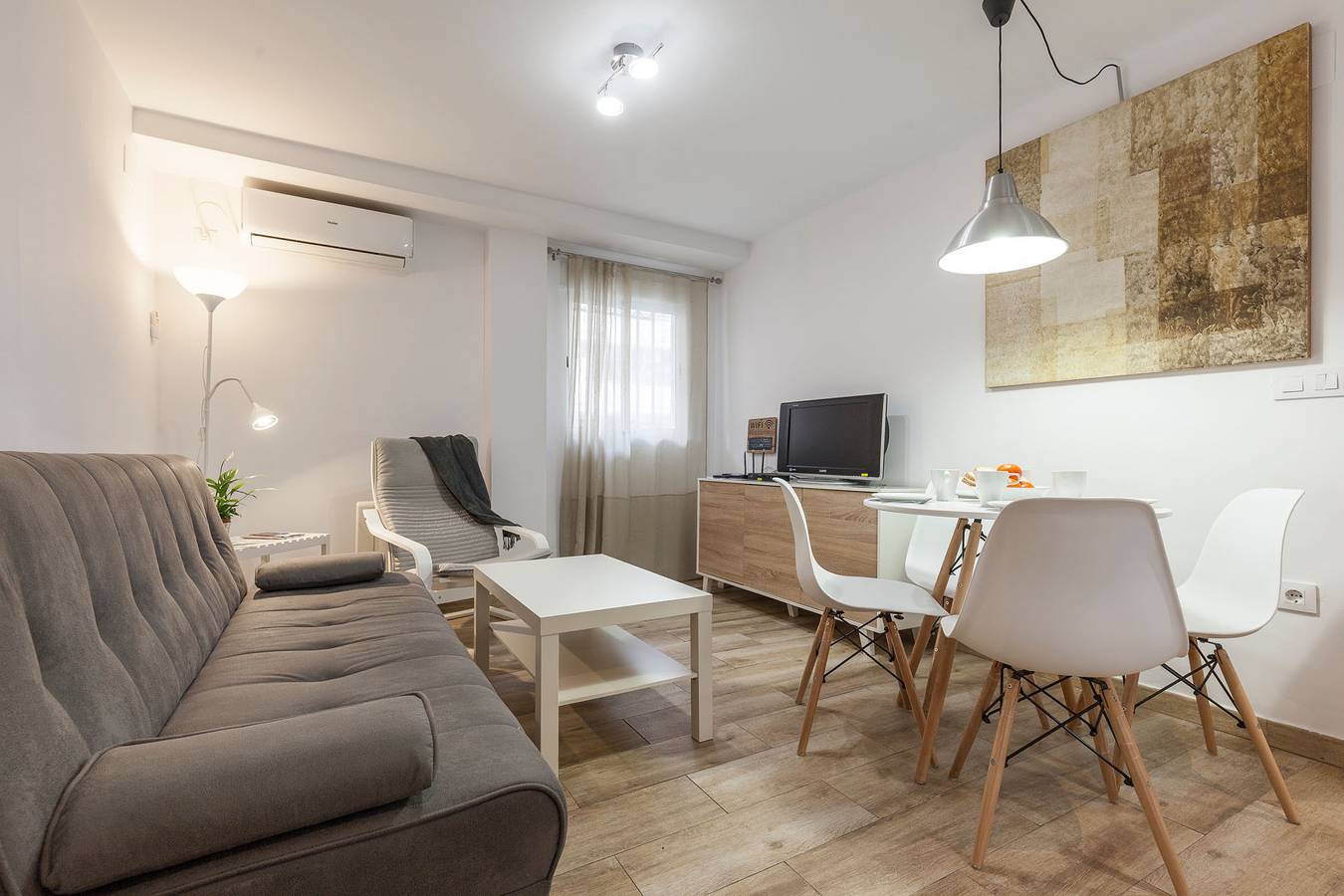 Entire apartment, Apartment 'Ritual Sevilla Santa Justa 2' with Balcony, Wi-Fi and Air Conditioning in San Pablo-Santa Justa, Sevilla
