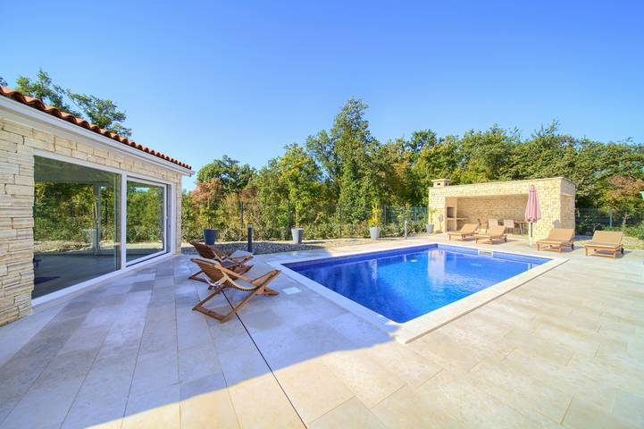 Villa pour 8 personnes, avec balcon et piscine à Vrbnik - 2