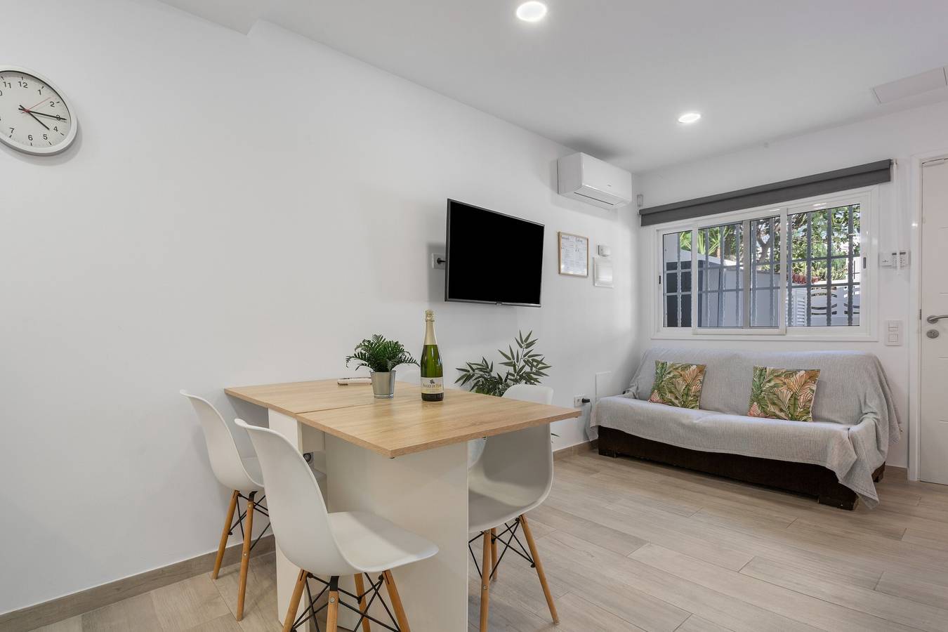 Ganze Wohnung, Ferienwohnung 'Calma Mar' mit Bergblick, Wlan und Klimaanlage in Costa del Silencio, Arona