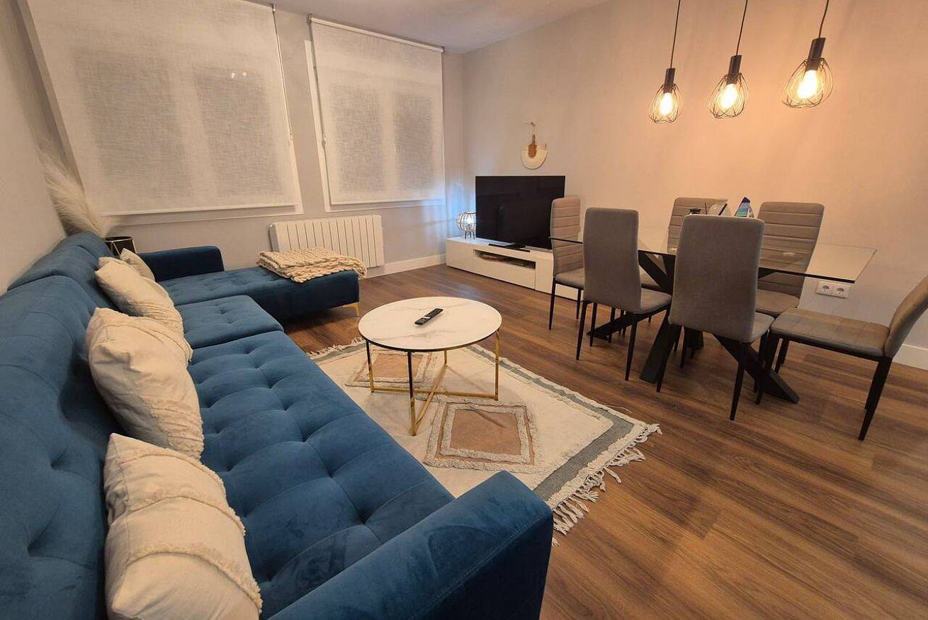 Entire apartment, 1A136 Mar de Poniente in Distrito Centro (Gijón), Gijón