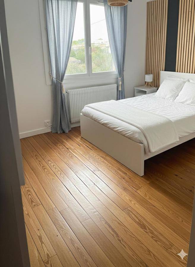 Double Room with Shared Bathroom in Saint-Médard-en-Jalles, Région de Bordeaux