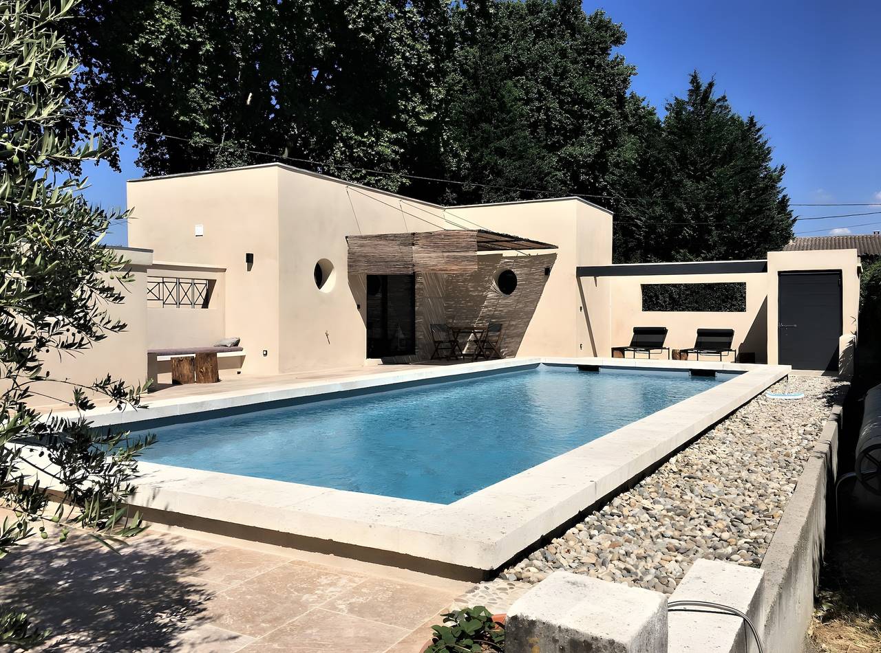 Monolocale intero, Gîte “La Cigale Bleue” con piscina privata, Wi-Fi e aria condizionata in Saint-Rémy-de-Provence, Arles e dintorni