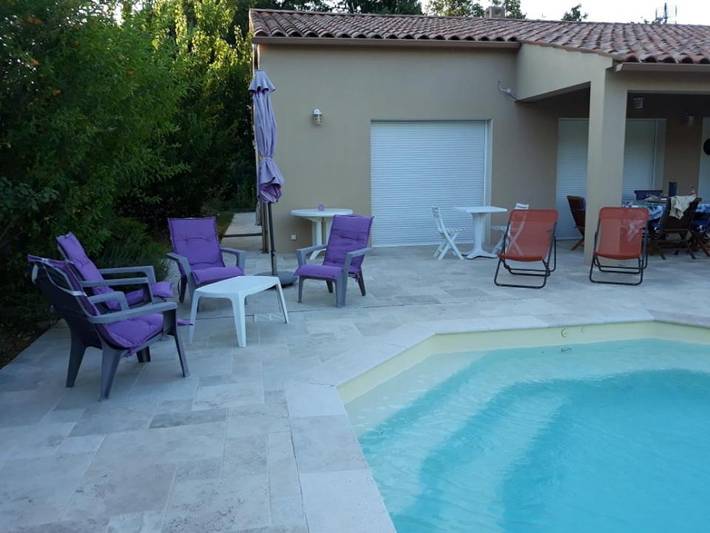 Location de vacances pour 6 personnes, avec jardin et piscine à Gonfaron - 4