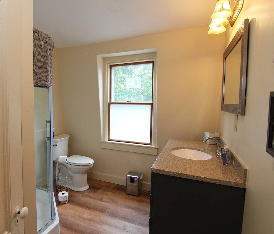 Ganze Wohnung, Renovated downtown Bar Harbor apartment, park and walk to shops and restaurants. in Bar Harbor, Acadia Nationalpark