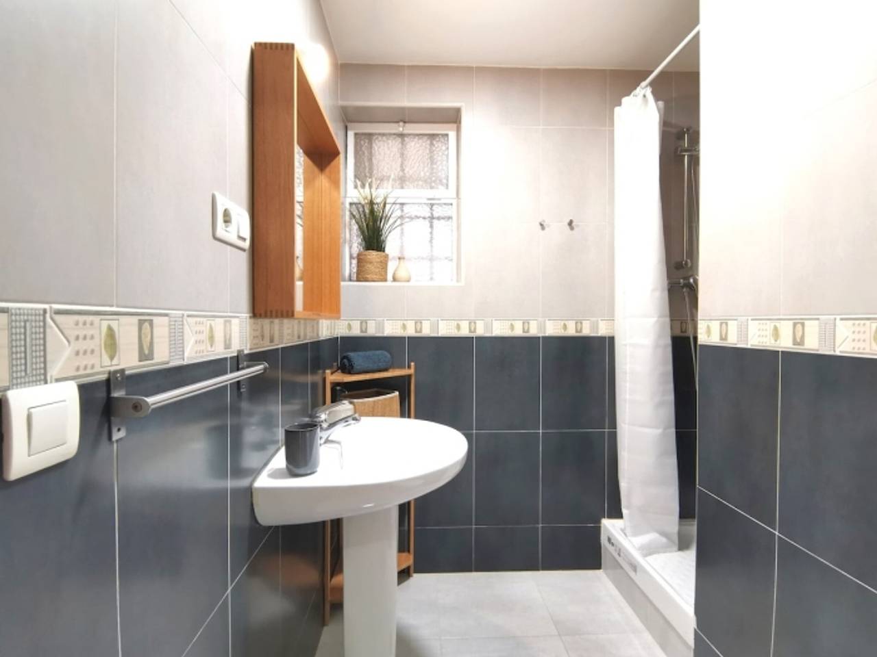 Ganze Wohnung, Zentral gelegenes Apartment mit Klimaanlage und Wlan in Granada in Centro-Sagrario, Granada