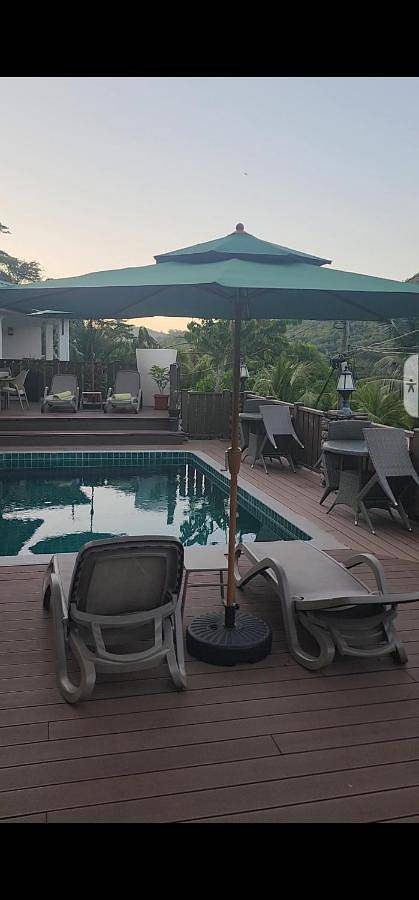 Gîte pour 3 personnes, avec piscine et jardin dans Takamaka - 4