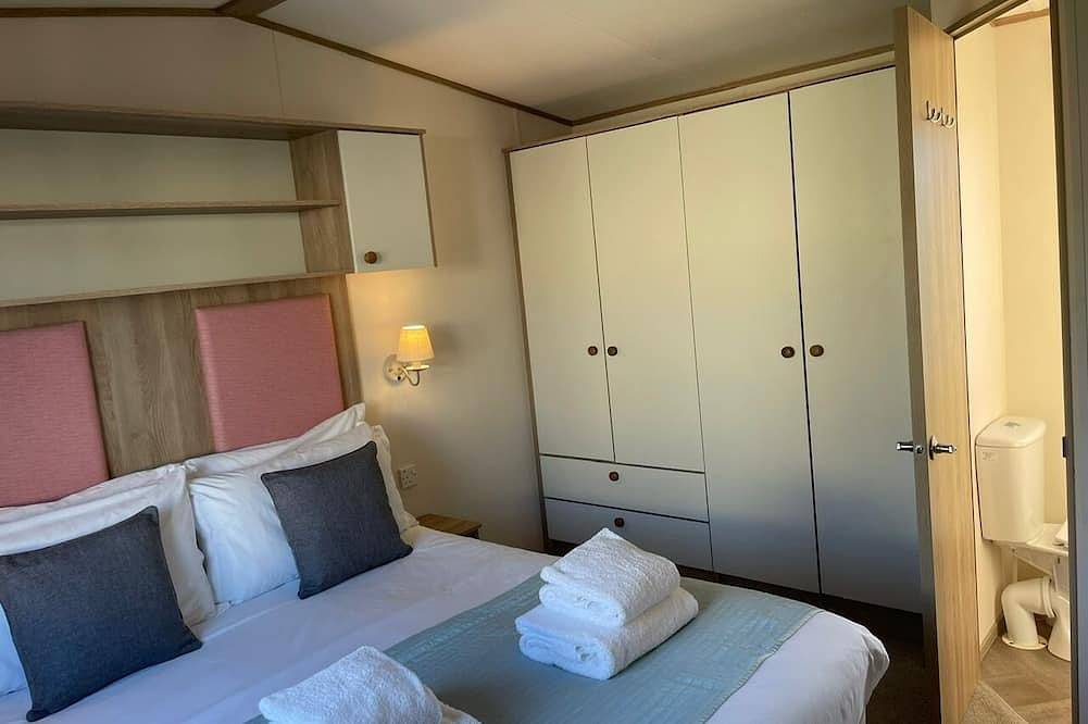 Arum dog friendly caravan on Rockley Park, Poole in Poole, Poole Harbour