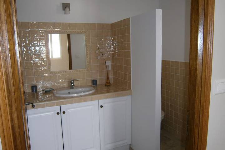 Location de vacances pour 2 personnes, avec terrasse et jardin à Robion - 4