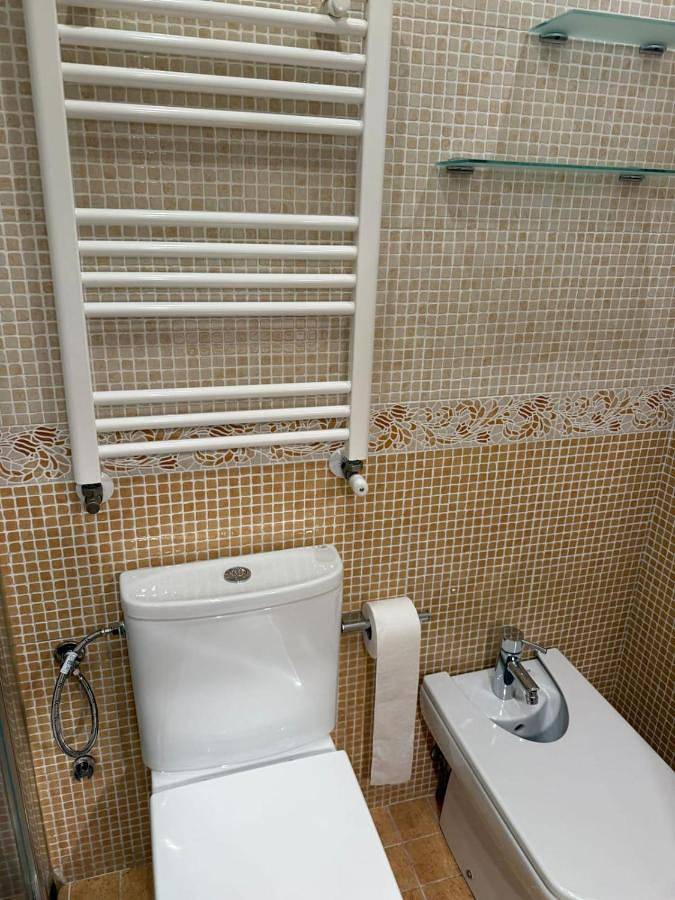 Apartamento entero, Piscina gran jardin y dos baños 10 minutos playa Laredo in Bárcena de Cicero, Costa de Cantabria