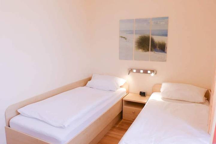 Ganze Wohnung, Ferienwohnung Therese 6 in Wittdün: 100 m zum Strand, Sauna & Wlan in Wittdün, Amrum