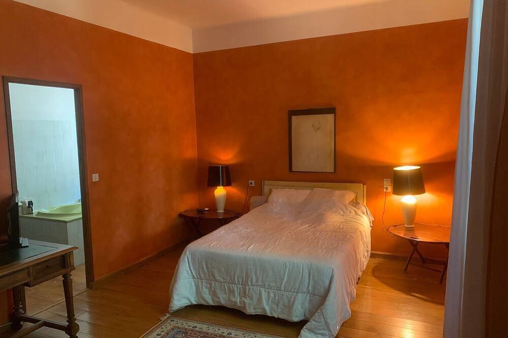 19th-century farmhouse combining authenticity and comfort in Gallargues-le-Montueux, Costa mediterránea (Francia)