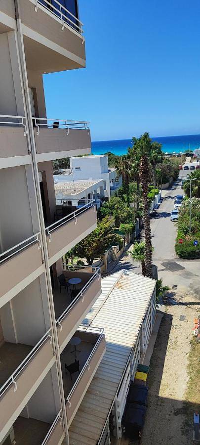 Casa sulla spiaggia per 3 persone, con terrazza e panorama in Salento
