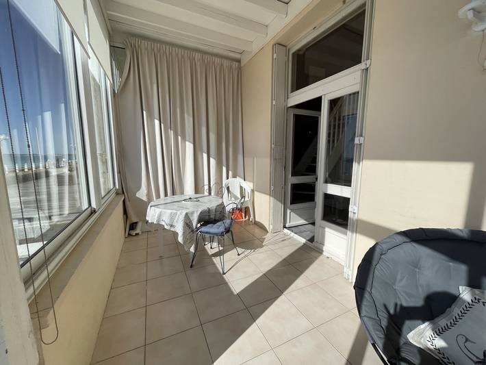 Appartement entier, Duplex de charme en front de mer avec véranda in Côte de la Déroute