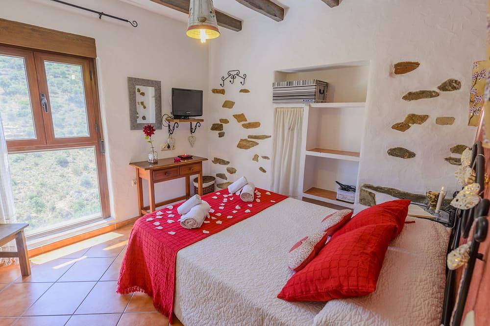 Rural House \"Picachico\" in Laroya, Almería Province