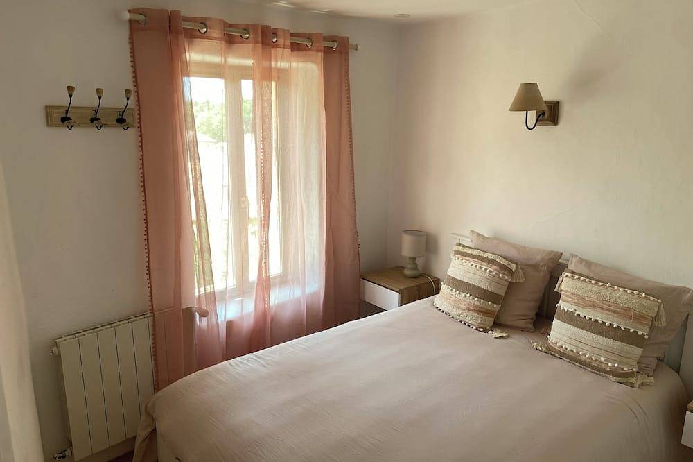 Luberon House  in Robion, Parque natural regional del Luberon