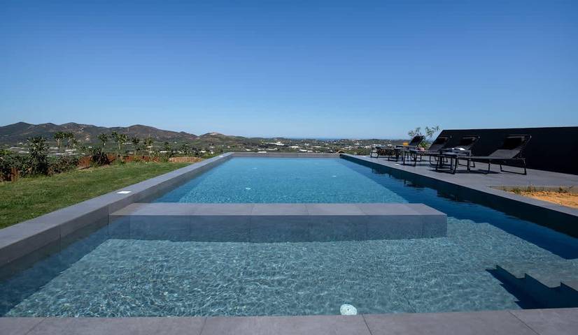 Chalet para 8 personas, con jardín y piscina - 1