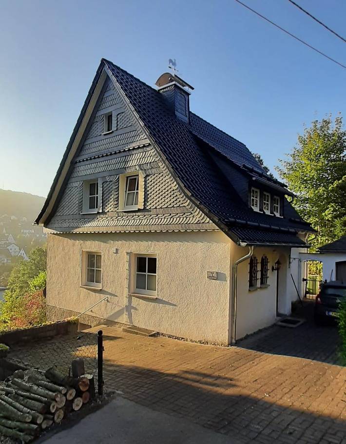 Ferienhaus für 6 Personen, mit Balkon/Terrasse und Terrasse sowie Garten und Sauna in Siedlinghausen
