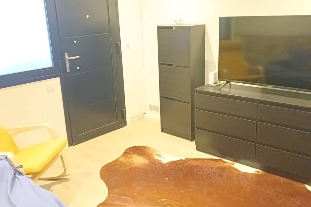 Appartamento intero, Brand new modern design 2Bed2Bath close to central train station in Barcelona Centre, Barcellona