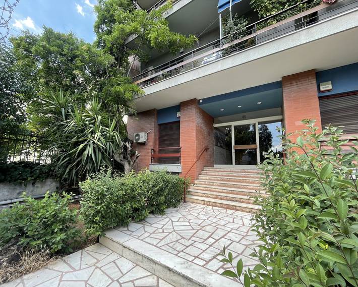 Entire apartment, Mavromataion 35 · Artistic apartment in the middle in Central Section of Athens, Athens