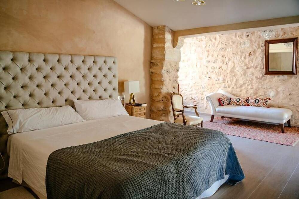 Charming 7-bedroom villa in the heart of the Balearic Islands, Majorca! in Llucmajor, South Majorca