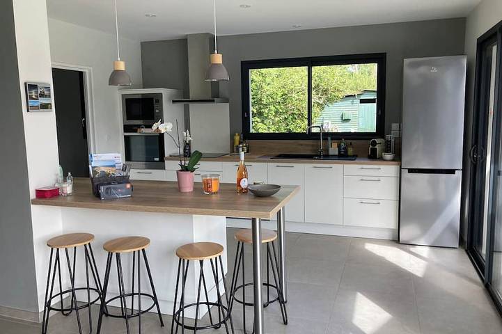 Vakantiehuis voor 8 personen, with terras and tuin as well as whirlpool in Messanges