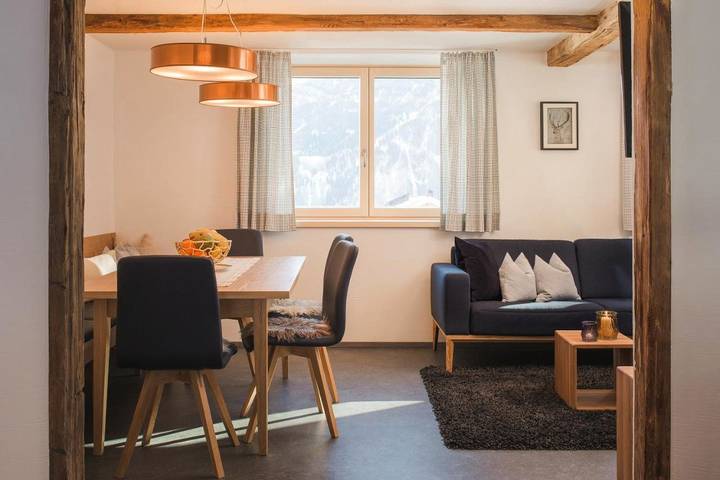 Ferienhaus für 15 Personen, mit Terrasse und Seeblick sowie Ausblick und Sauna, kinderfreundlich in Tirol - 3