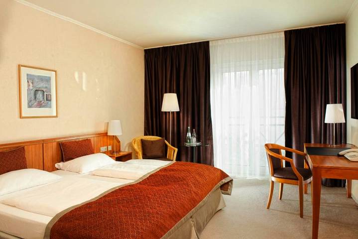 Hotel für 10 Personen, mit Terrasse und Garten sowie Sauna und Whirlpool, mit Haustier in Hannover