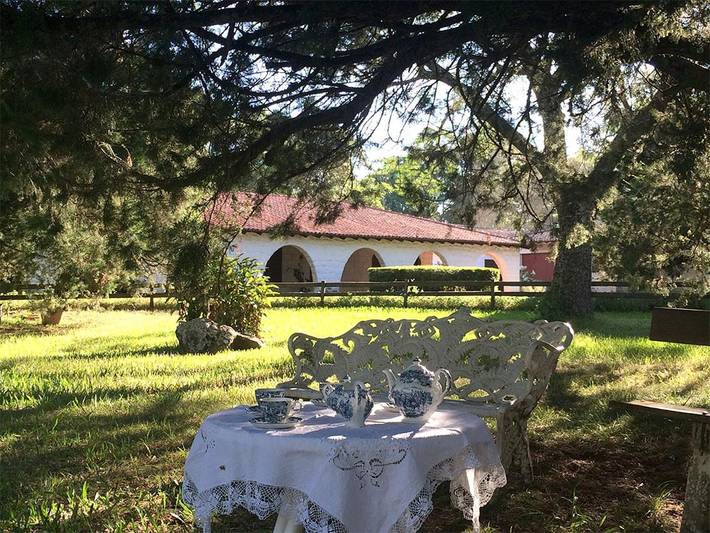 Pousadas para 2 pessoas, com piscina e vista e ainda jardim em Uruguaiana