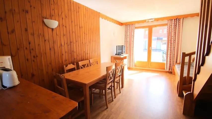 Gîte pour 7 personnes, avec terrasse ainsi que piscine et vue à Puy-Saint-Vincent - 3