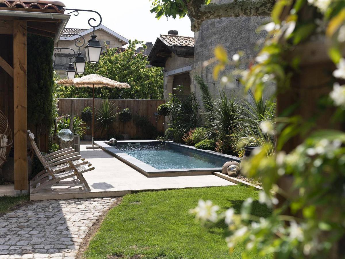 La Maison Mulatô, demeure privée d'hôtes, piscine & spa Libourne, Saint-Emilion in Libourne, Région de Libourne