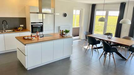 Ferienhaus für 6 Personen, mit Terrasse und Ausblick sowie Garten in Westermarkelsdorf