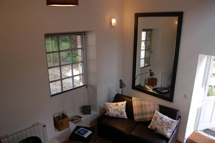 Location de vacances pour 3 personnes, avec jardin et vue à Nazelles-Négron - 2