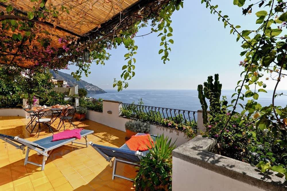 Apartamento entero, Apartamento de lujo en Positano con impresionantes vistas al mar, terraza privada, estacionamiento en req in Positano, Costa Amalfitana