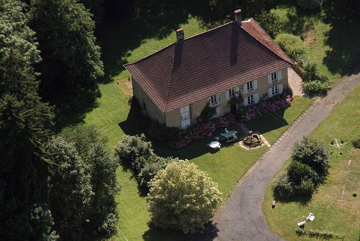 Gîte pour 6 personnes, avec jardin dans Ancerviller