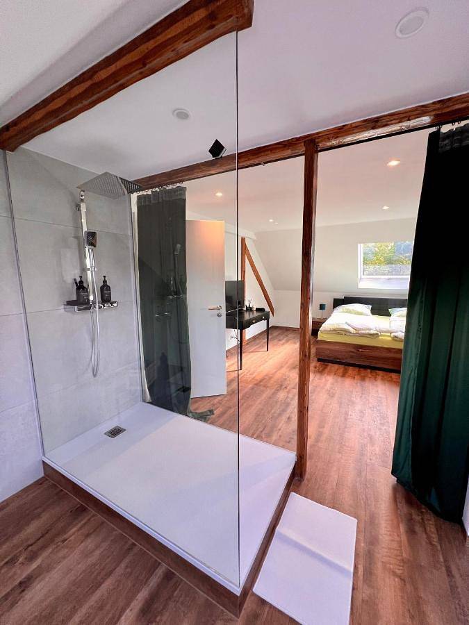 Ferienwohnung für 2 Personen, mit Terrasse und Garten sowie Ausblick in Schweinfurt