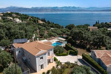 Villa voor 10 Personen in Kassiopi, Corfu, Afbeelding 3