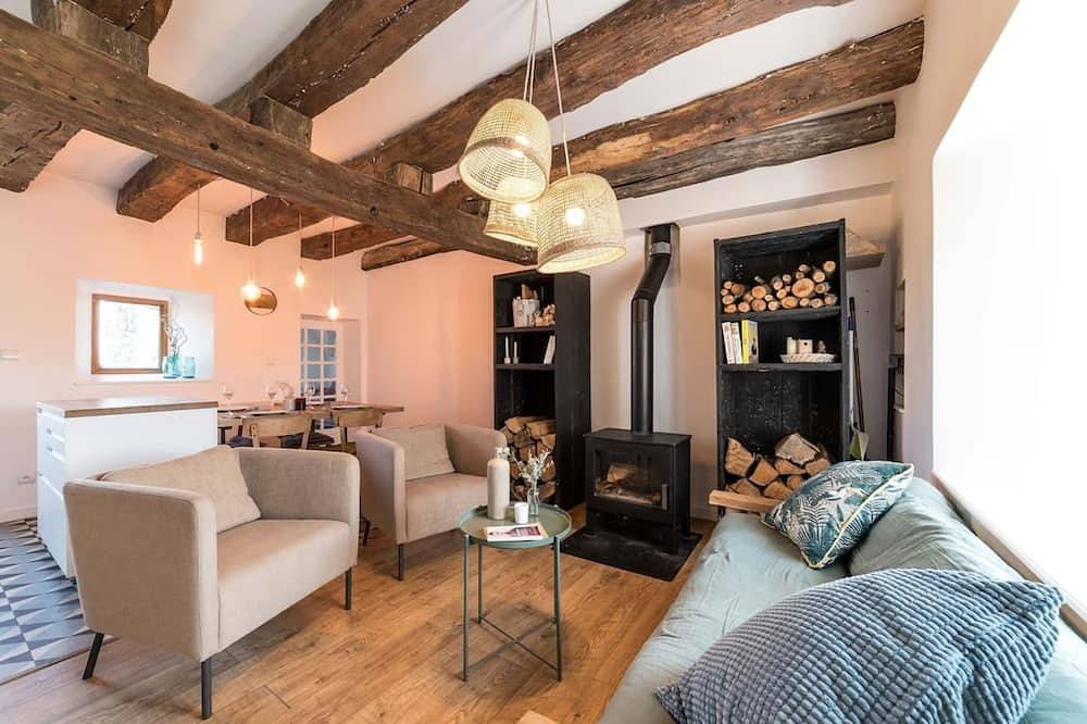 La Petite Maison des Pittoresques – Gîte romantique avec vue sur la Loire in Saint-Jean-Saint-Maurice-sur-Loire, Région de Roanne
