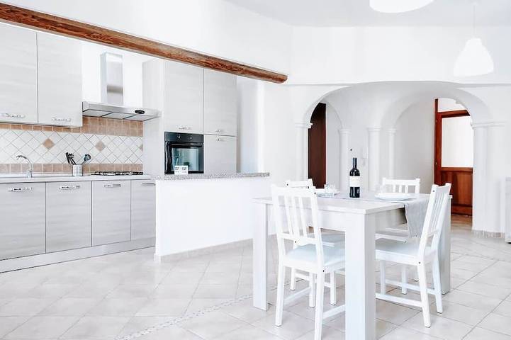 Gîte pour 6 personnes, avec balcon à Ulassai