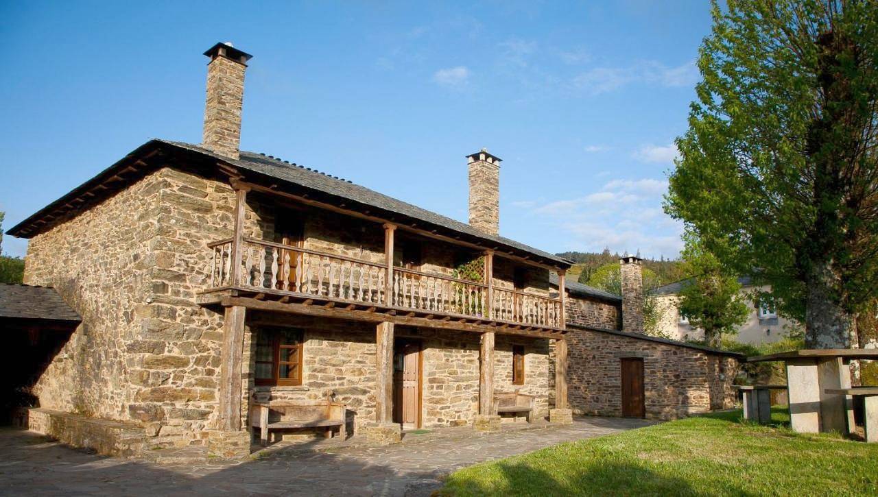 Five-Bedroom House in Becerreá, Province de Lugo