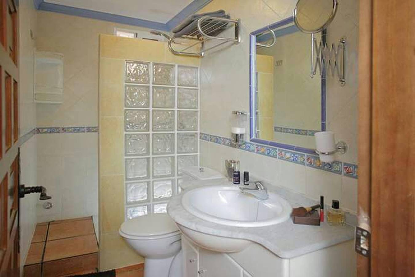 Komfortabler Bungalow in Tarifa, Bergblick. in Playa de Los Lances, Tarifa