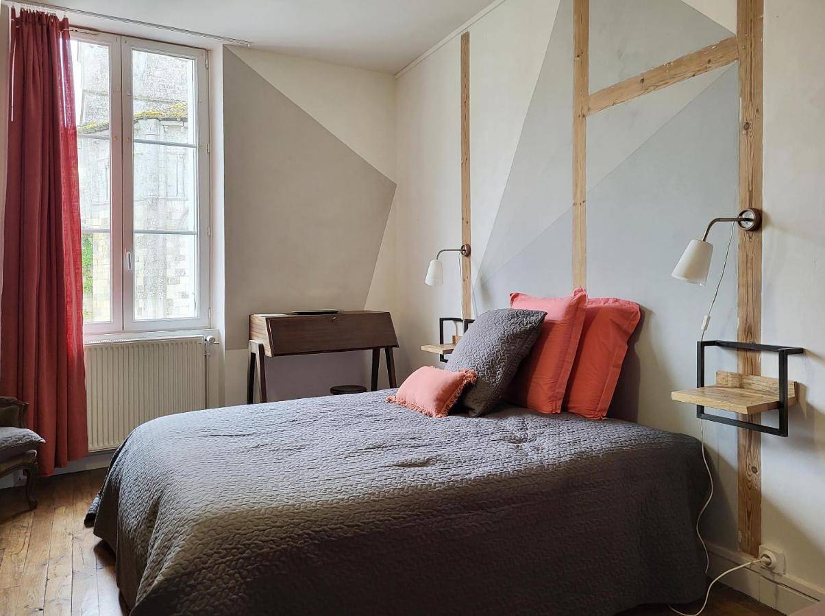 Double Room with Private Bathroom in Saint-Maurice-la-Clouère, Vienne (France)