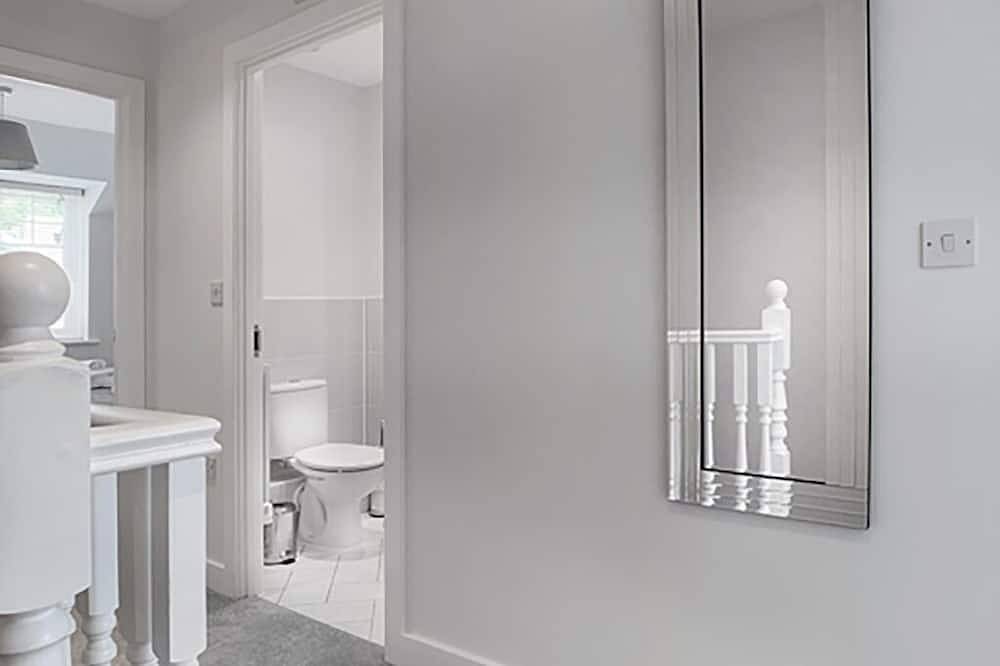 Wokingham - Garden, Parking, Pets Welcome in Wokingham, Berkshire