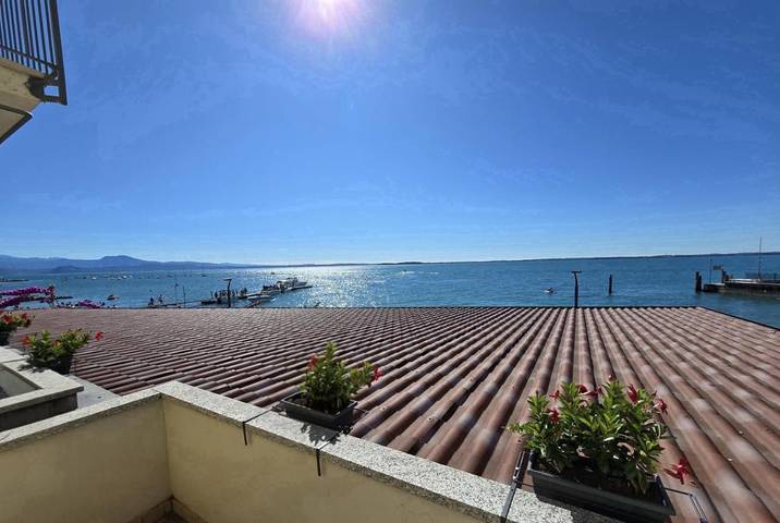 Ferienhaus für 3 Personen, mit Seeblick und Ausblick sowie Garten in 