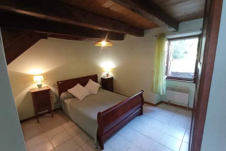 Location de vacances pour 6 personnes, avec jardin à Varaire - 4