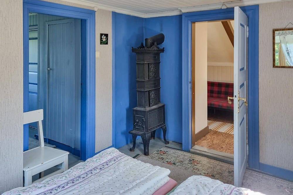 3 bedroom stunning home in Brekkestø in Lillesand 