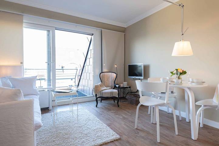 Ganze Wohnung, Gemütliche 2-Zimmer Dg-Ferienwohnung auf ca. 40 m² Wohnfläche, für 2 Personen in Wenningstedt, Sylt